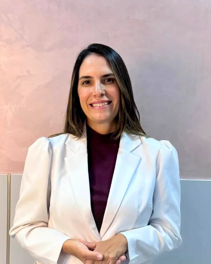 Dra. Lívia Mota, oftalmologista